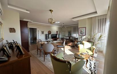 CADDEBOSTAN'DA BAĞDAT CADDESİ'NE PARALEL SATILIK 5+1 DAİRE