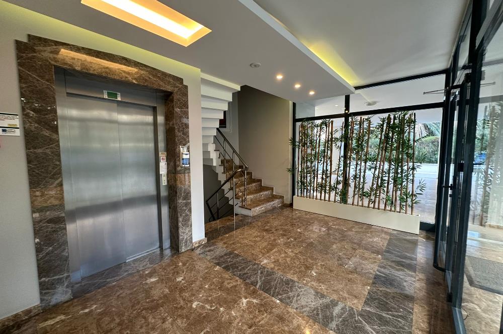 CADDEBOSTAN'DA BAĞDAT CADDESİ'NE PARALEL SATILIK 5+1 DAİRE