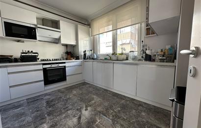 CADDEBOSTAN'DA BAĞDAT CADDESİ'NE PARALEL SATILIK 5+1 DAİRE