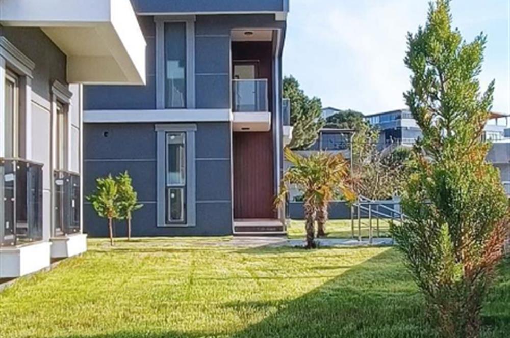BALIKESİR AVŞA ADASINDA HAVUZLU VİLLA