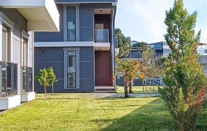 BALIKESİR AVŞA ADASINDA HAVUZLU VİLLA