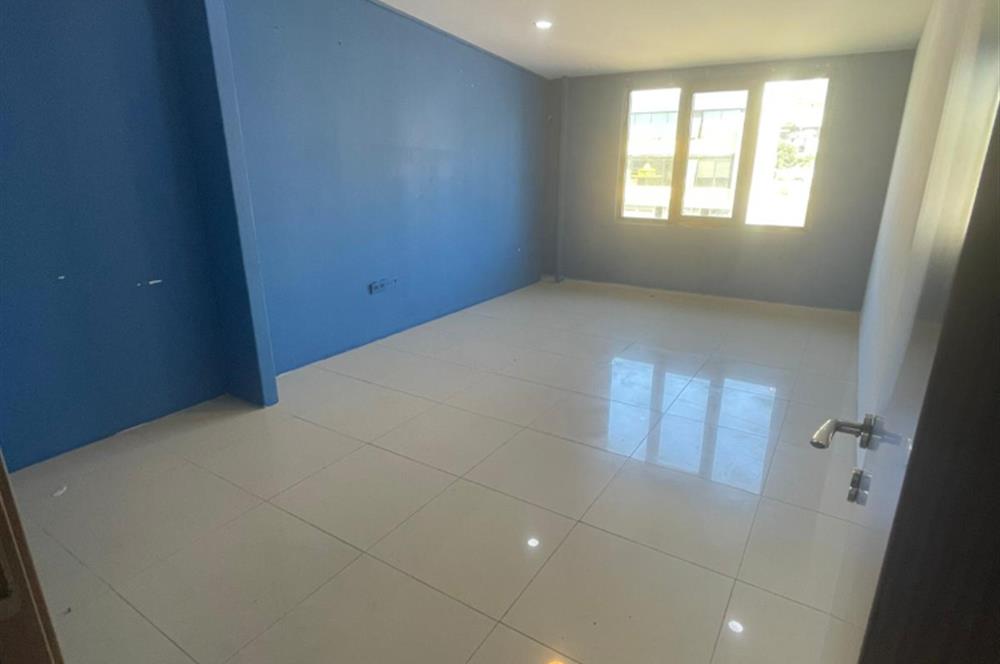 ESENYURT 'TA METROBÜS YANI KİRALIK İŞYERİ -OFİS 700M2 FULL KAT