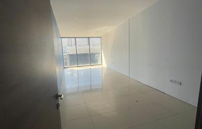 ESENYURT 'TA METROBÜS YANI KİRALIK İŞYERİ -OFİS 700M2 FULL KAT