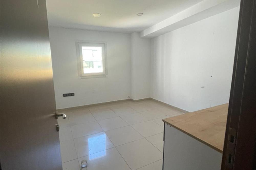 ESENYURT 'TA METROBÜS YANI KİRALIK İŞYERİ -OFİS 700M2 FULL KAT