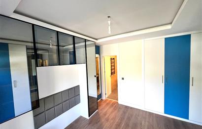Zekeriyaköy'de Ormana Komşu Prestijli Site'de Satılık Villa