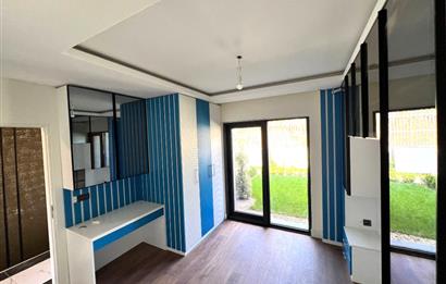 Zekeriyaköy'de Ormana Komşu Prestijli Site'de Satılık Villa