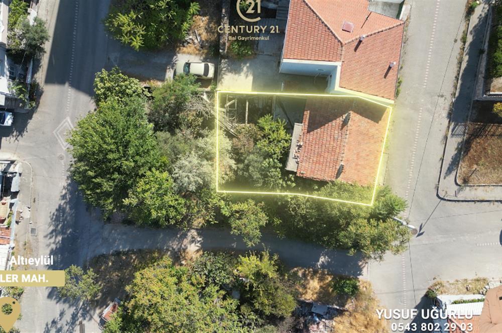 Century21 Bal'dan Dinkçilerde Satılık 2 Katlı Avlulu Kargir Ev
