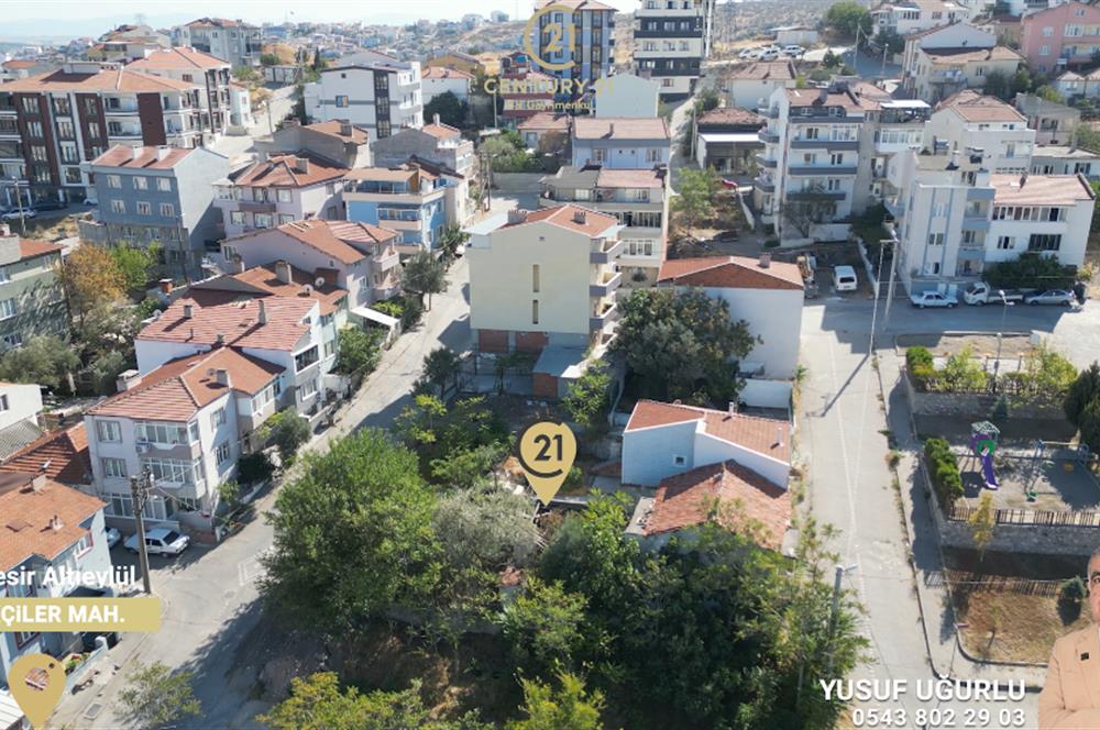 Century21 Bal'dan Dinkçilerde Satılık 2 Katlı Avlulu Kargir Ev