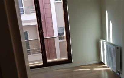 Century21 Bal' dan Bahçelievler'de Eşyasız 1+1  Daire