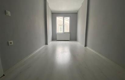 CENTURY 21'DEN KARŞIYAKA'DA 2+1 SATILIK FIRSAT DAİRE