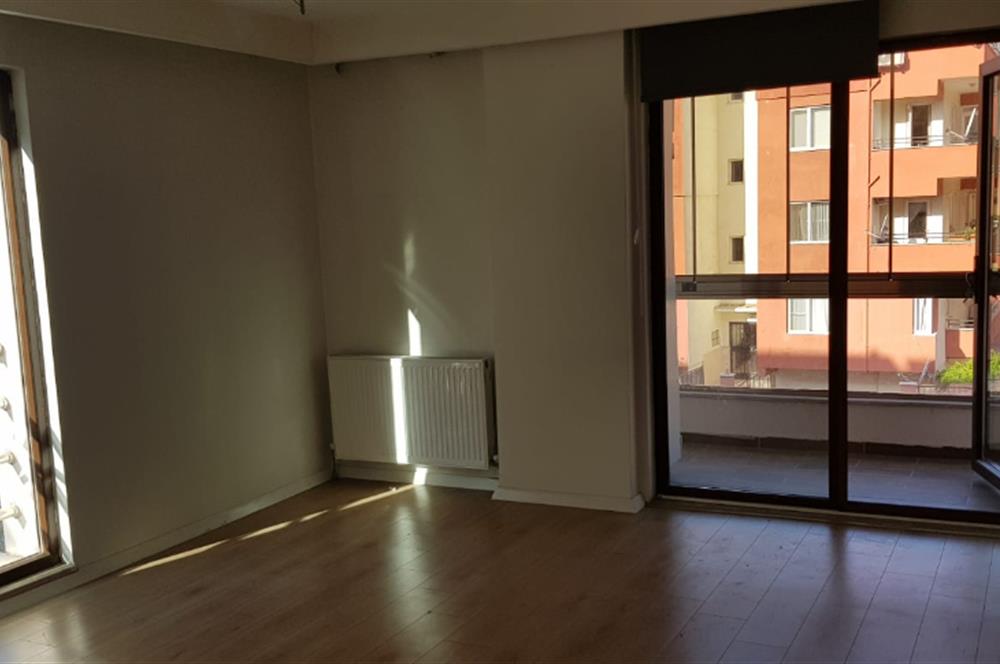 Century21 Bal' dan Bahçelievler'de Eşyasız 1+1  Daire