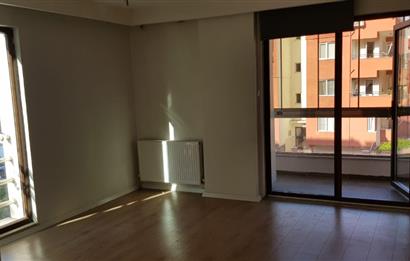 Century21 Bal' dan Bahçelievler'de Eşyasız 1+1  Daire