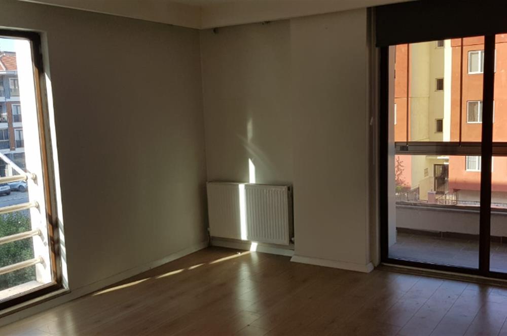 Century21 Bal' dan Bahçelievler'de Eşyasız 1+1  Daire