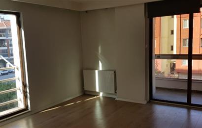 Century21 Bal' dan Bahçelievler'de Eşyasız 1+1  Daire