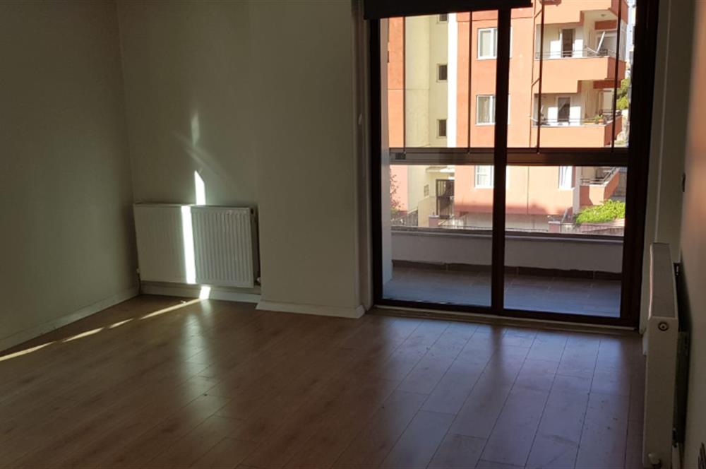 Century21 Bal' dan Bahçelievler'de Eşyasız 1+1  Daire