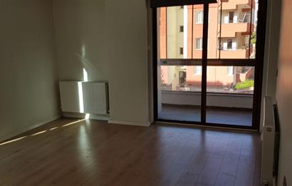 Century21 Bal' dan Bahçelievler'de Eşyasız 1+1  Daire