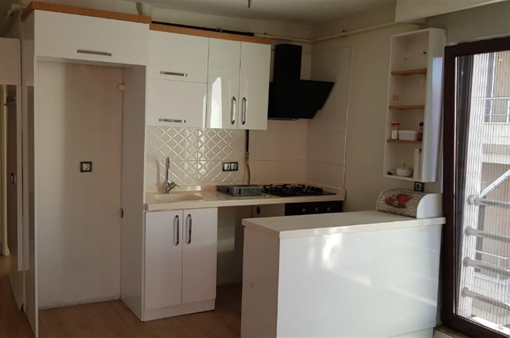 Century21 Bal' dan Bahçelievler'de Eşyasız 1+1  Daire