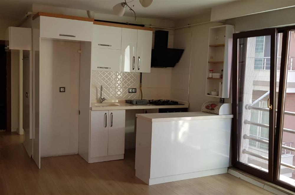 Century21 Bal' dan Bahçelievler'de Eşyasız 1+1  Daire