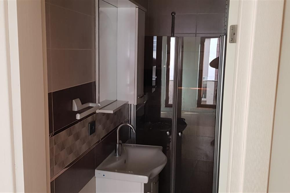 Century21 Bal' dan Bahçelievler'de Eşyasız 1+1  Daire
