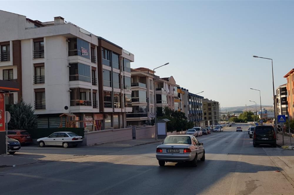 Century21 Bal' dan Bahçelievler'de Eşyasız 1+1  Daire