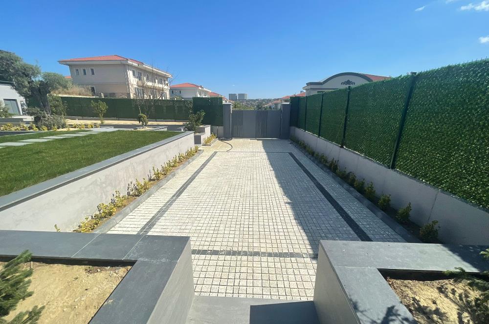 ULTRA LÜKS GÖL VE DENİZ MANZARALI VİLLA - 3 DÖNÜM ARAZİ ÜZERİNDE MUHTEŞEM YAŞAM ALANI