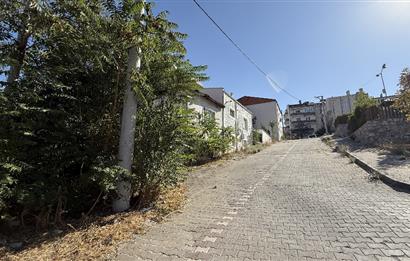 Century21 Bal'dan Dinkçilerde Satılık 2 Katlı Avlulu Kargir Ev