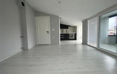 CENTURY 21'DEN KARŞIYAKA'DA 2+1 SATILIK FIRSAT DAİRE