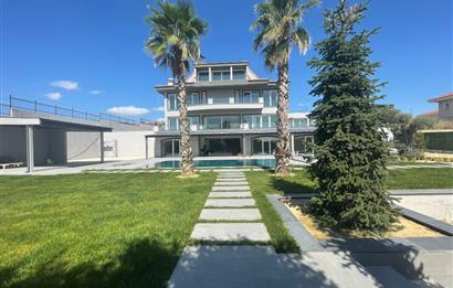 ULTRA LÜKS GÖL VE DENİZ MANZARALI VİLLA - 3 DÖNÜM ARAZİ ÜZERİNDE MUHTEŞEM YAŞAM ALANI