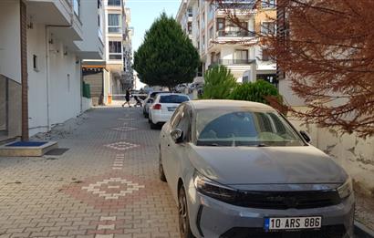 Century21 Bal' dan Bahçelievler'de Eşyasız 1+1  Daire