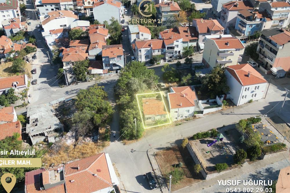 Century21 Bal'dan Dinkçilerde Satılık 2 Katlı Avlulu Kargir Ev