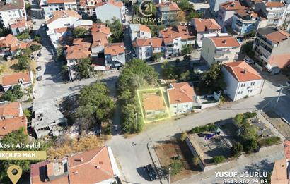 Century21 Bal'dan Dinkçilerde Satılık 2 Katlı Avlulu Kargir Ev