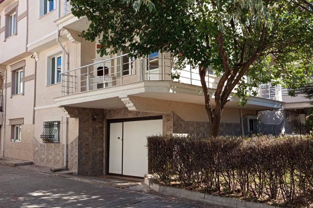 ÇANKAYA MAH.ESENYURT SİTESİ KİRALIK VİLLA