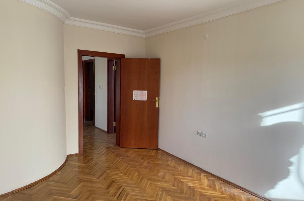 GÖLBAŞI DOĞA SİTESİNDE GENİŞ BAHÇELİ TAM MÜSTAKİL 4+2 VİLLA 