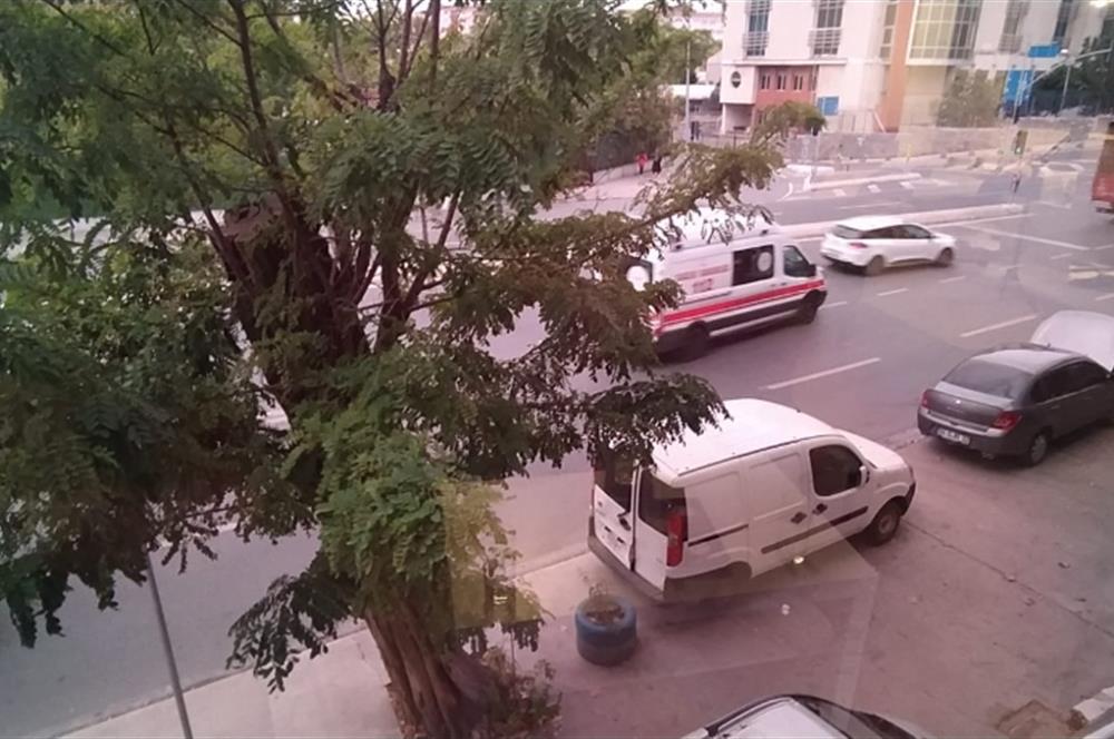 NAUTİLUS AVM KARŞISINDA, MARMARAY VE METRO DURAĞININ DİBİNDE...