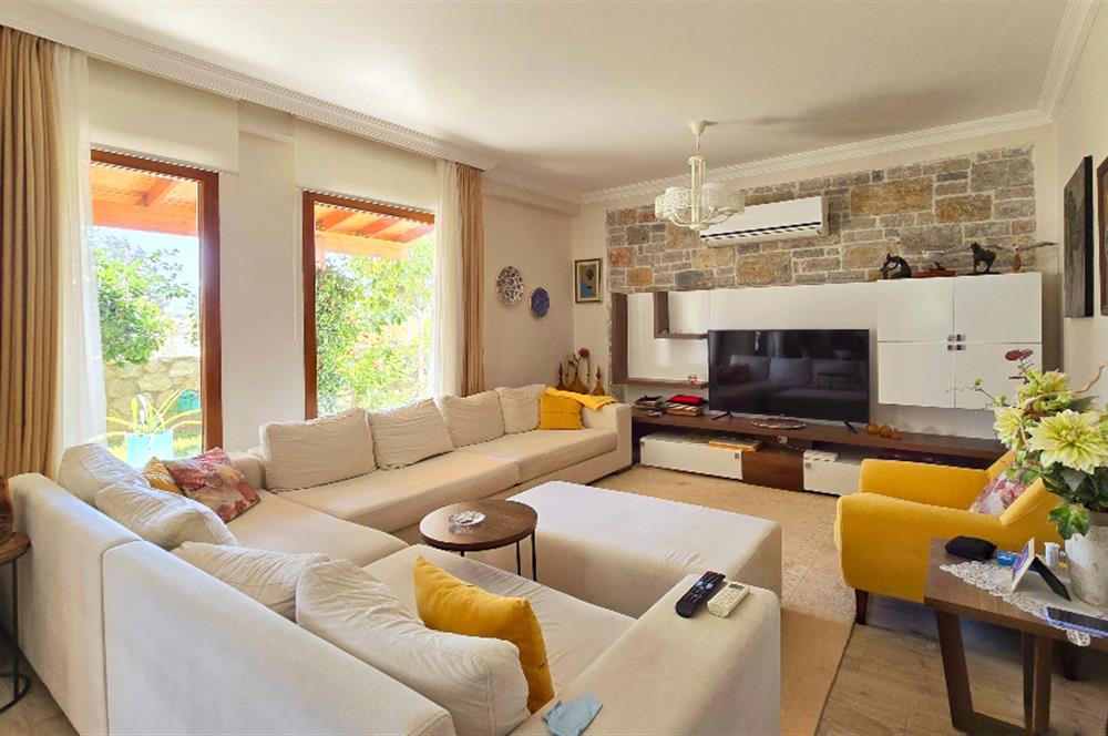 Satılık Villa Datça Reşadiye Dubleks 4+1 bahçe kullanımlı 260m²