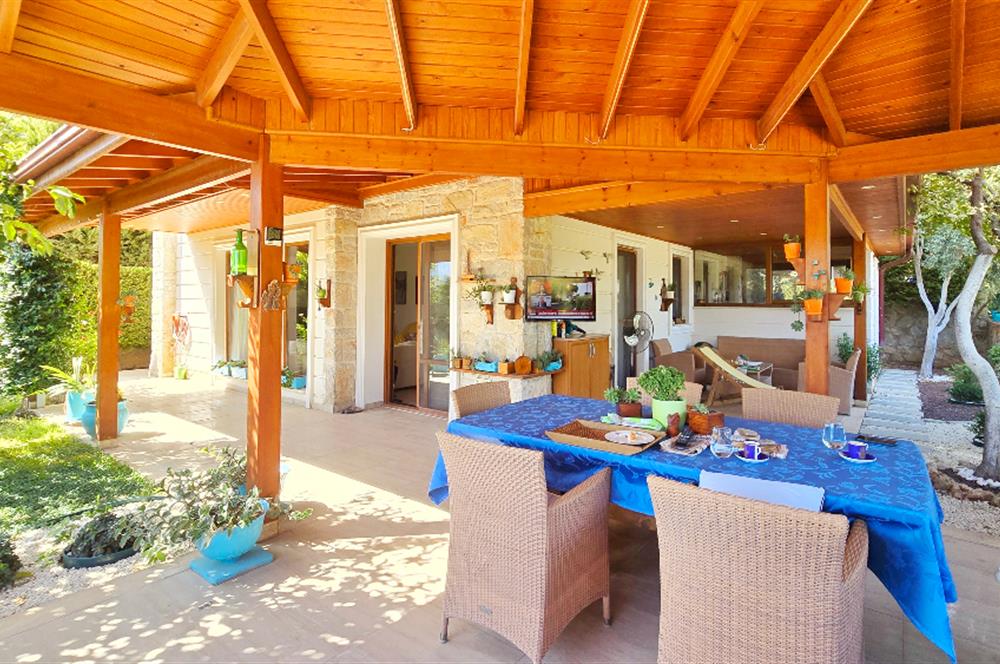 Satılık Villa Datça Reşadiye Dubleks 4+1 bahçe kullanımlı 260m²