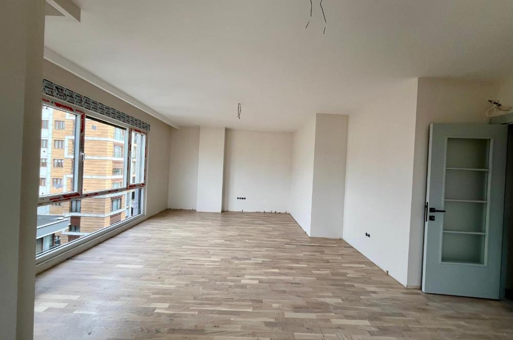 ZİVERBEY'DE PANORAMİK İSTANBUL MANZARALI 130 M2 3+1 LÜX DAİRE