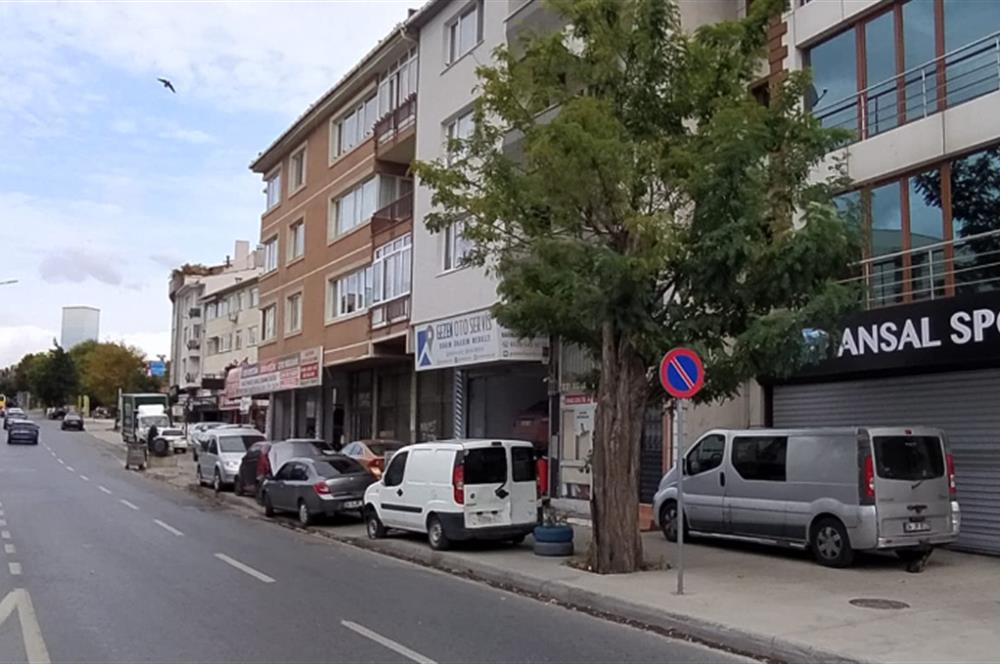 NAUTİLUS AVM KARŞISINDA, MARMARAY VE METRO DURAĞININ DİBİNDE...