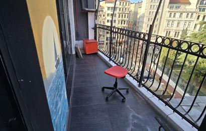İstiklal Caddesi, Galatasaray Lisesi Yakınında Kiralık Ofis 1+1