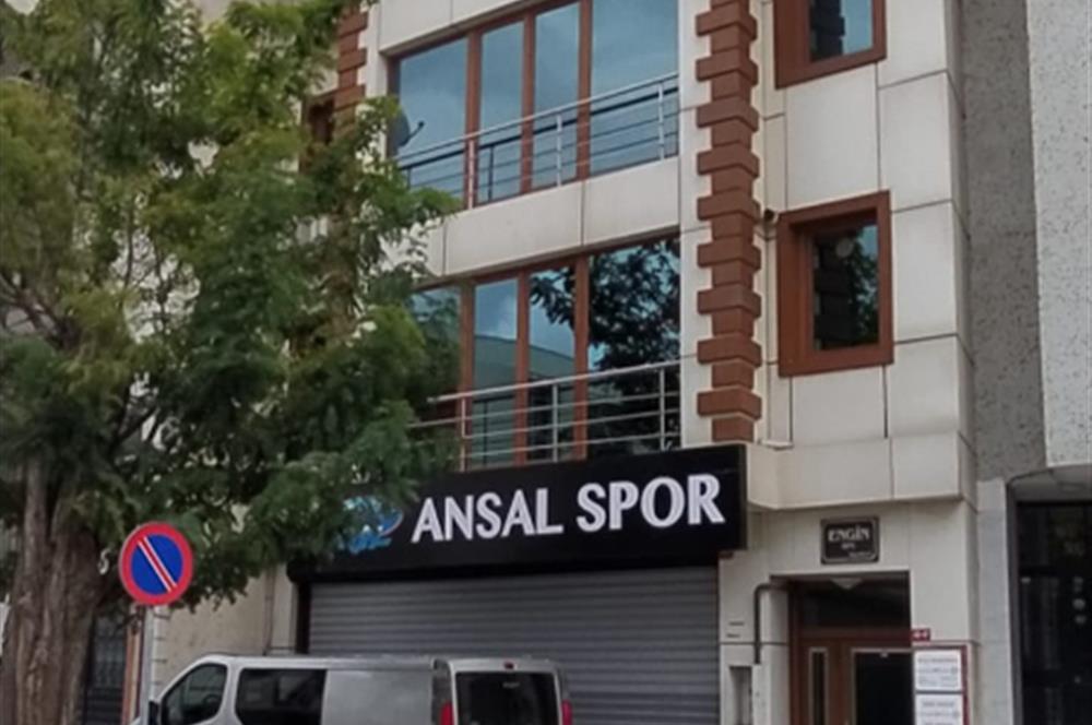 NAUTİLUS AVM KARŞISINDA, MARMARAY VE METRO DURAĞININ DİBİNDE...