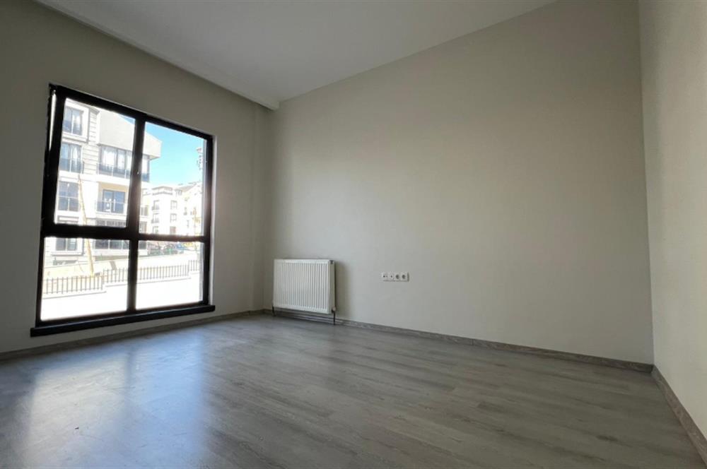 İNCEKTE MERKEZİ KONUMDA KAPALI GARAJLI 2+1 SATILIK DAİRE