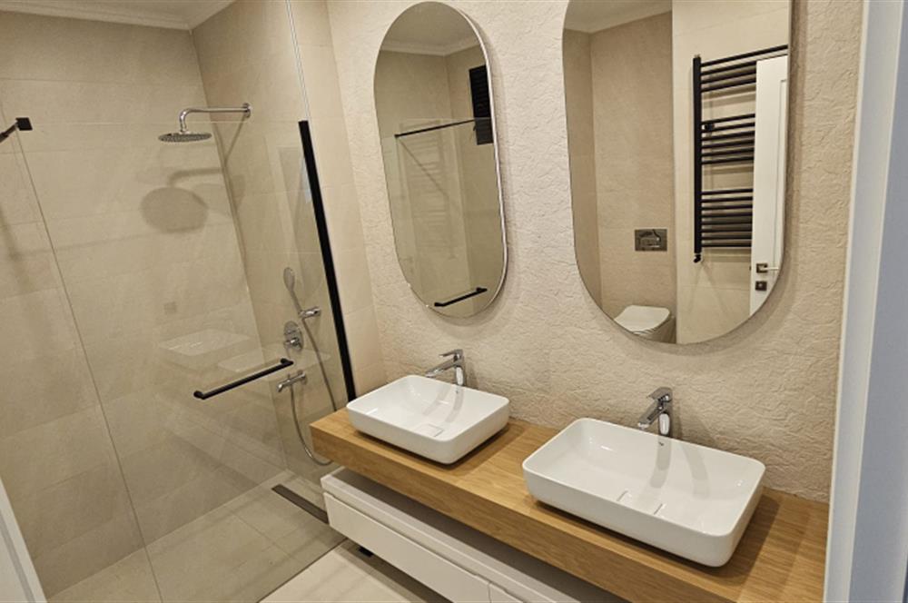 ÇEKMEKÖY'DE ULTRA LÜKS 7+2 TRİPLEKS VİLLA
