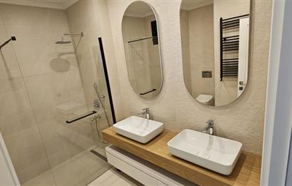 ÇEKMEKÖY'DE ULTRA LÜKS 7+2 TRİPLEKS VİLLA