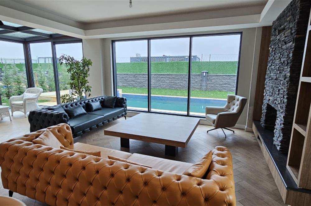 ÇEKMEKÖY'DE ULTRA LÜKS 7+2 TRİPLEKS VİLLA