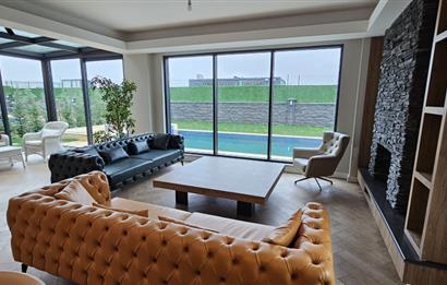 ÇEKMEKÖY'DE ULTRA LÜKS 7+2 TRİPLEKS VİLLA