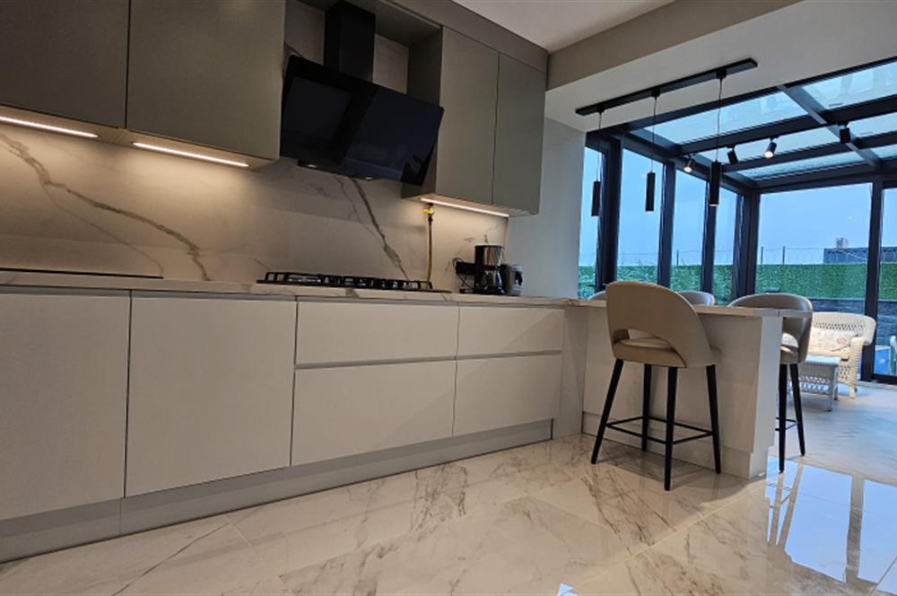 ÇEKMEKÖY'DE ULTRA LÜKS 7+2 TRİPLEKS VİLLA