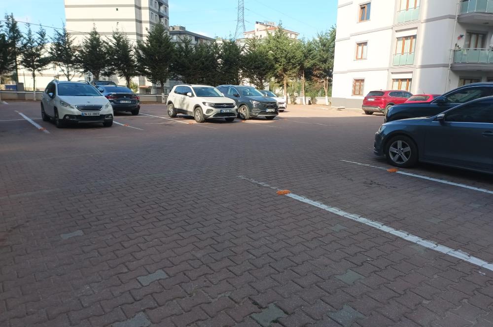 SABİHA GÖKÇEN SİTESİNDE SATILIK 2+1 DAİRE
