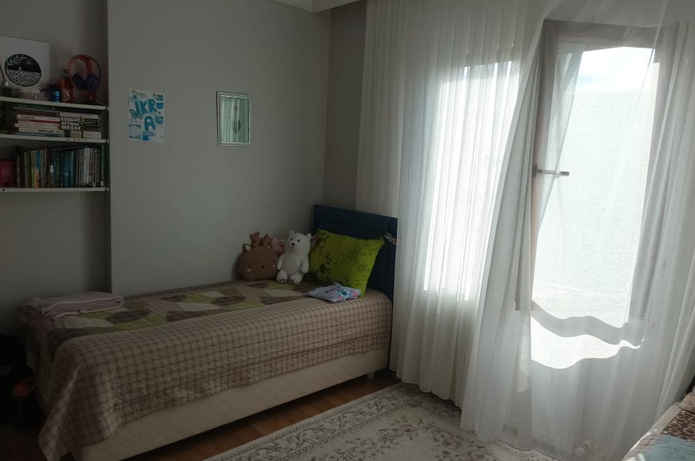 SABİHA GÖKÇEN SİTESİNDE SATILIK 2+1 DAİRE