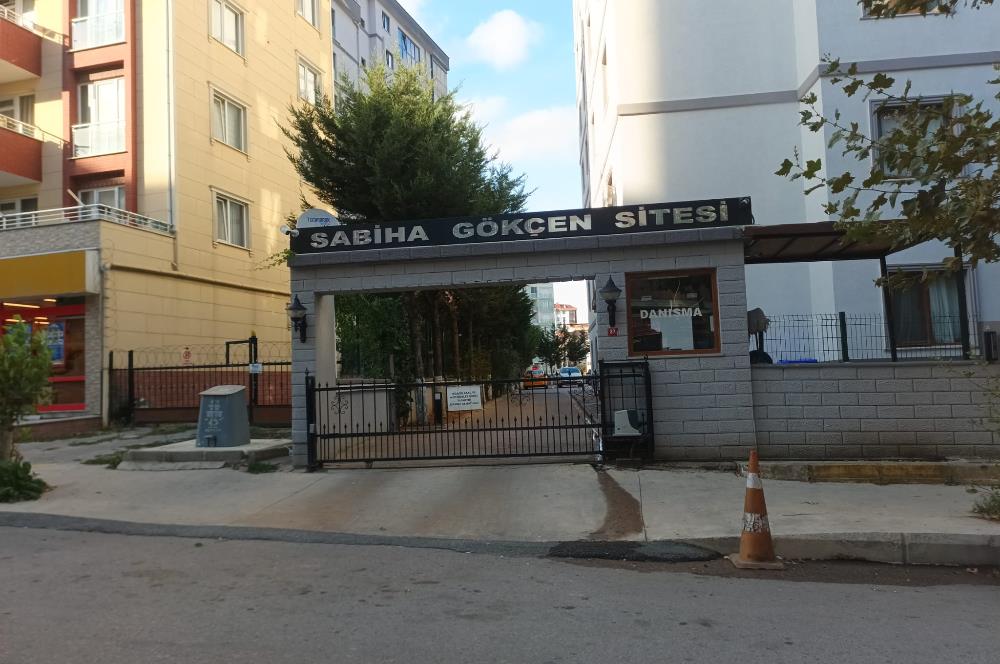 SABİHA GÖKÇEN SİTESİNDE SATILIK 2+1 DAİRE