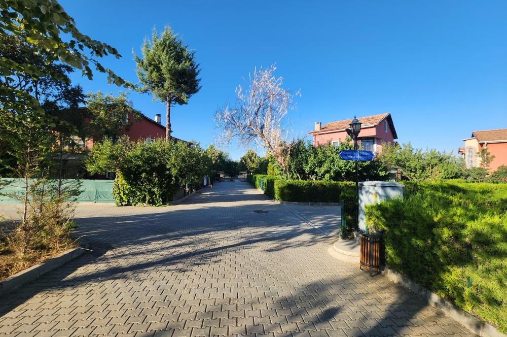 GÖLBAŞI DOĞA SİTESİNDE GENİŞ BAHÇELİ TAM MÜSTAKİL 4+2 VİLLA 